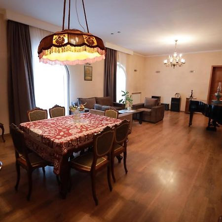 Apartment At 12 Baratashvili Street Tbilisi Exteriör bild