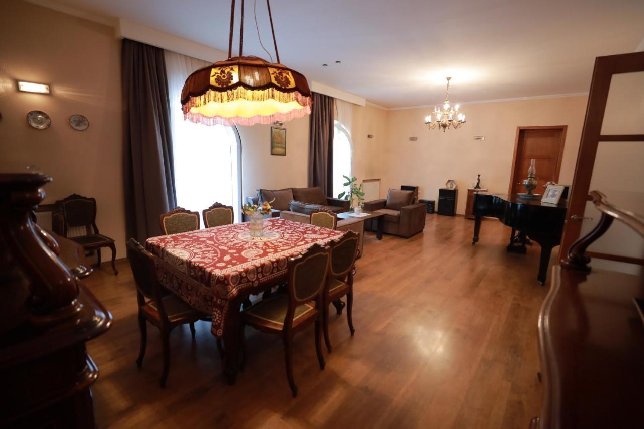 Apartment At 12 Baratashvili Street Tbilisi Exteriör bild