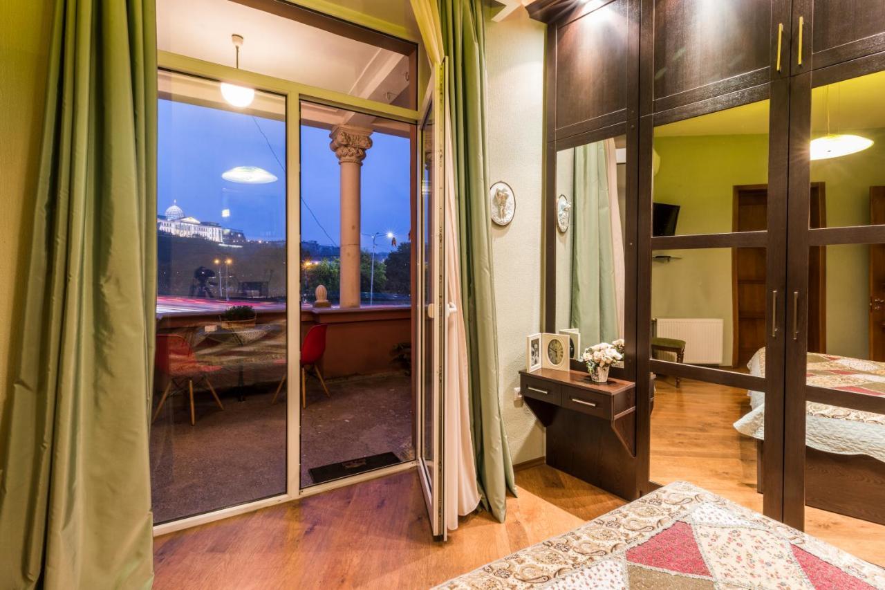 Apartment At 12 Baratashvili Street Tbilisi Exteriör bild